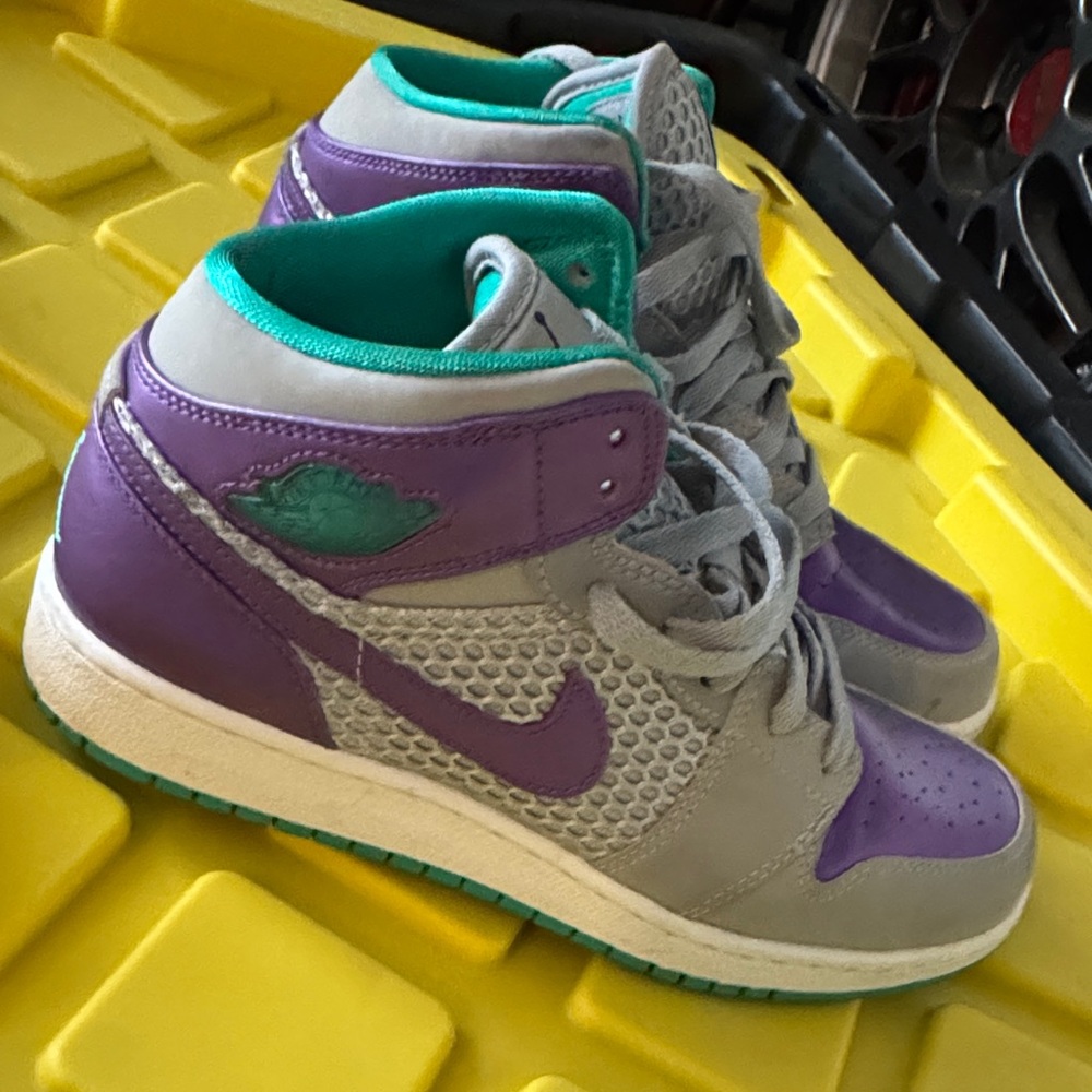 Jordan Kids Sneakers in Gray and Purple